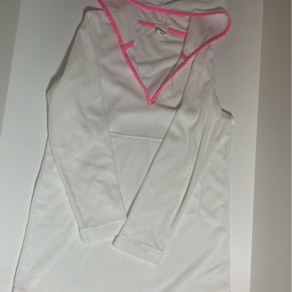 Girl’s White Hooded Lounge Robe with Pink Trim